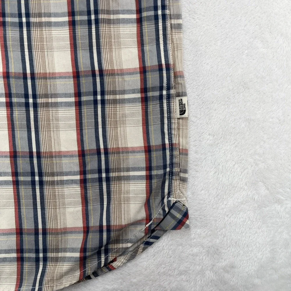 The North Face Short Sleeve Button Up Shirt Mens XL Plaid Pocket Casual Summer